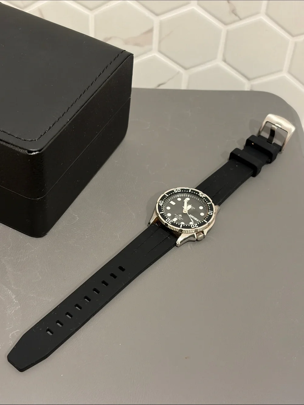 Vintage 90s Citizen Black and Silver Men's Diver Watch with Black Accent Bezel